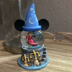 Disney Mickey Mouse Fantasia Sorcerer’s Apprentice Mini Snow Globe